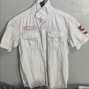 Button up Hilfiger shirt. (Medium 8-10)